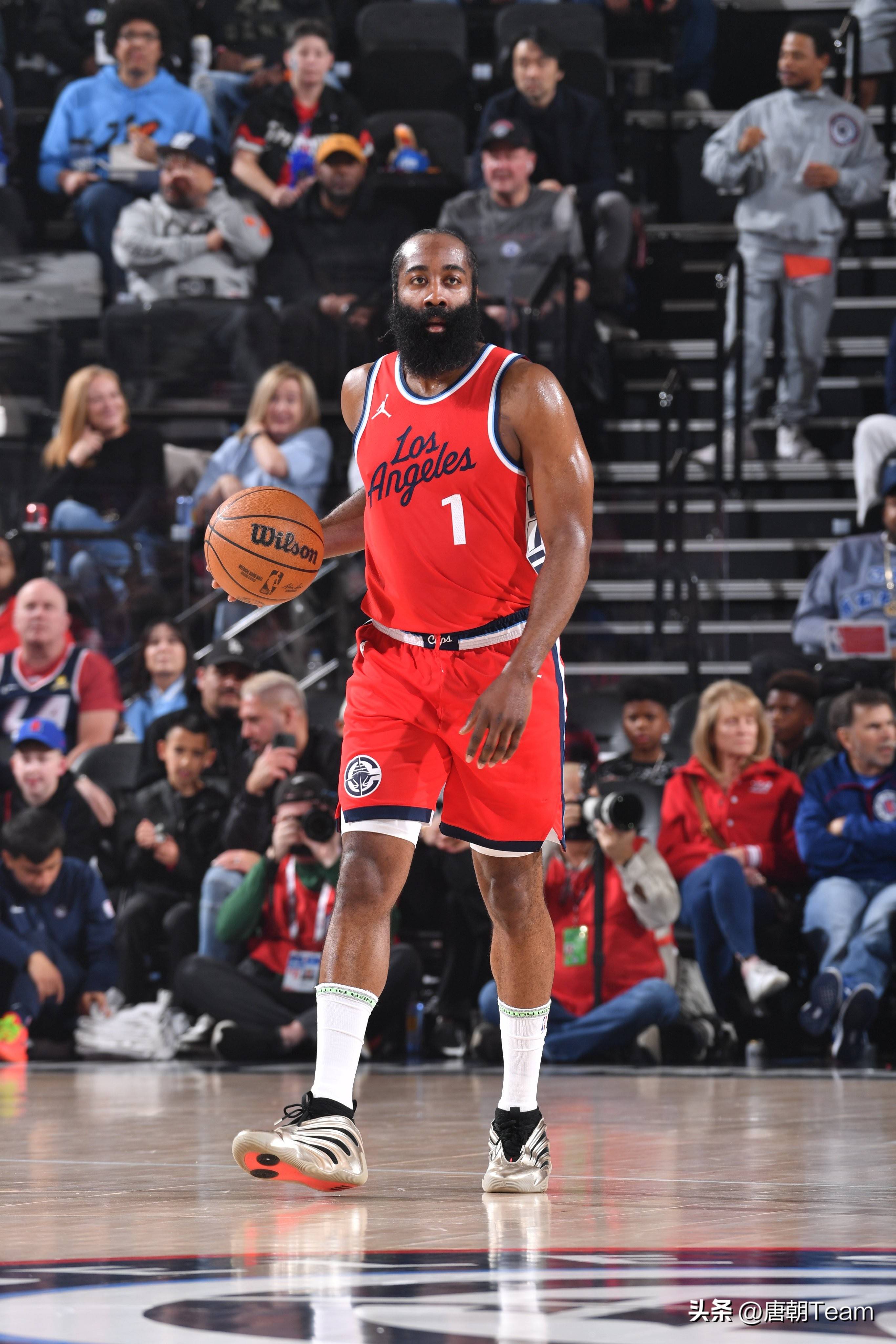 映出他们对 映出他们对