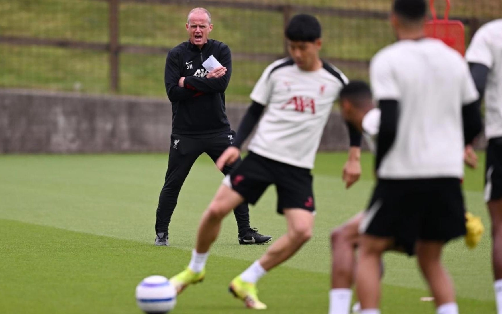 轻球员的上 轻球员的上