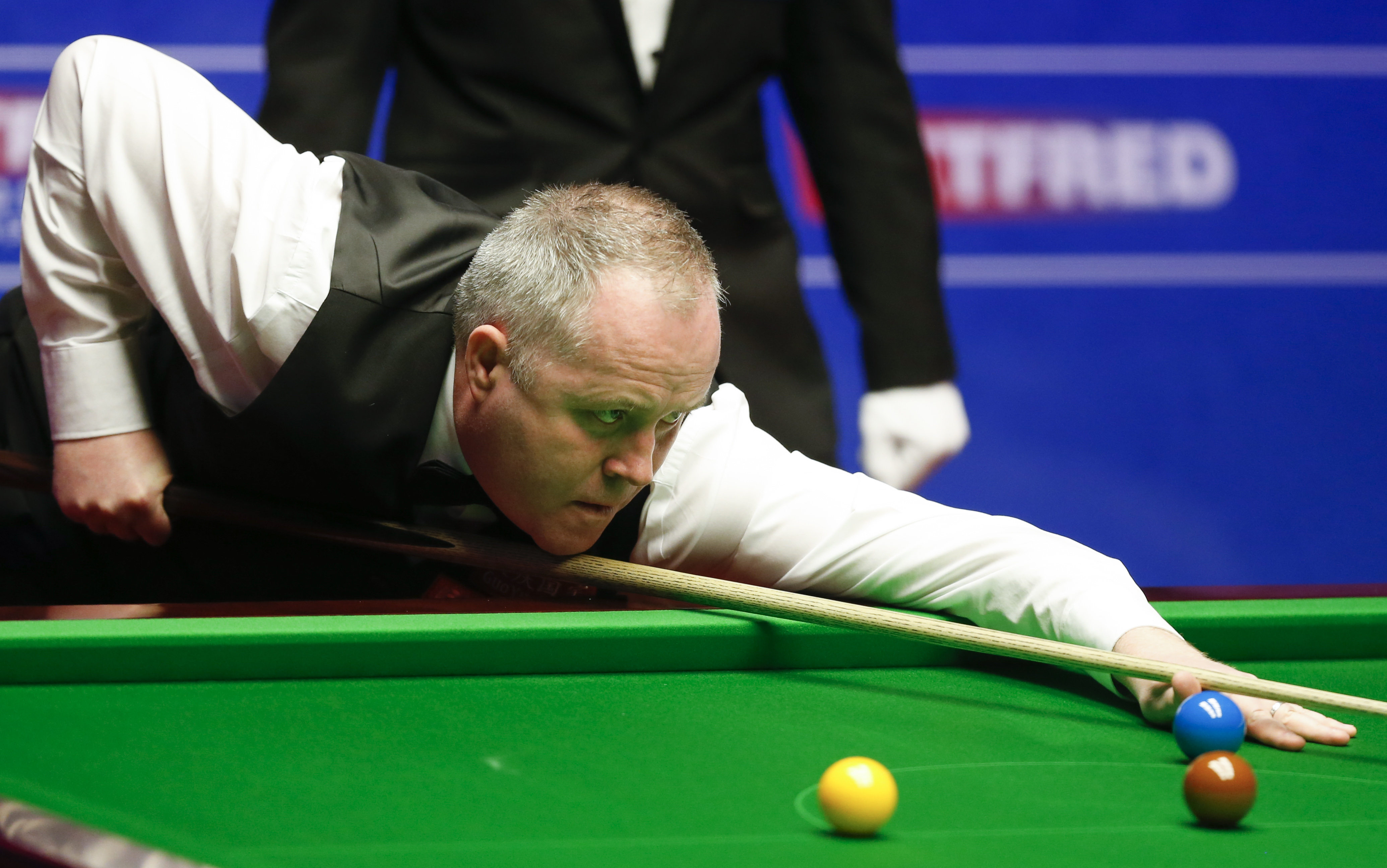 一个令人肃 一个令人肃