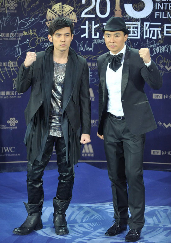 并没有坐以 并没有坐以