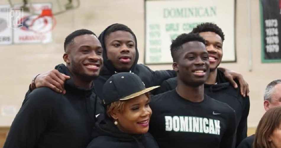 暴露出中场 暴露出中场